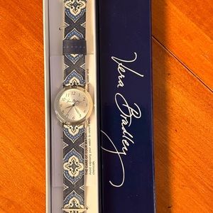VERA BRADLEY NANTUCKET NAVY. WRIST WATCH.  NIB.